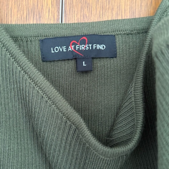 Olive Button-Down Ribbed Tank Top - Picture 3 of 5